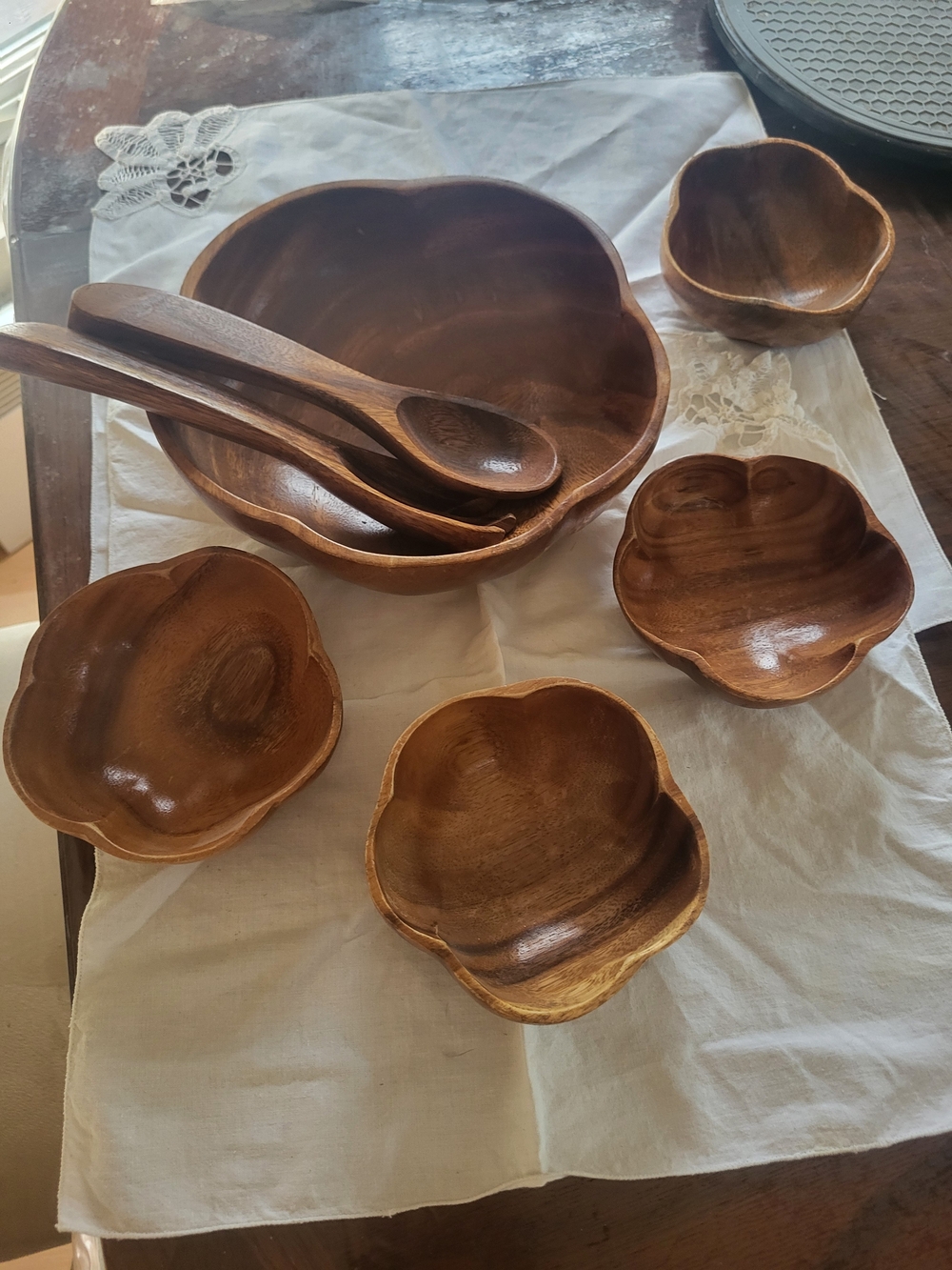Monkey Pod Wood Salad Bowl Set: Vintage Alii Woods 7-Piece